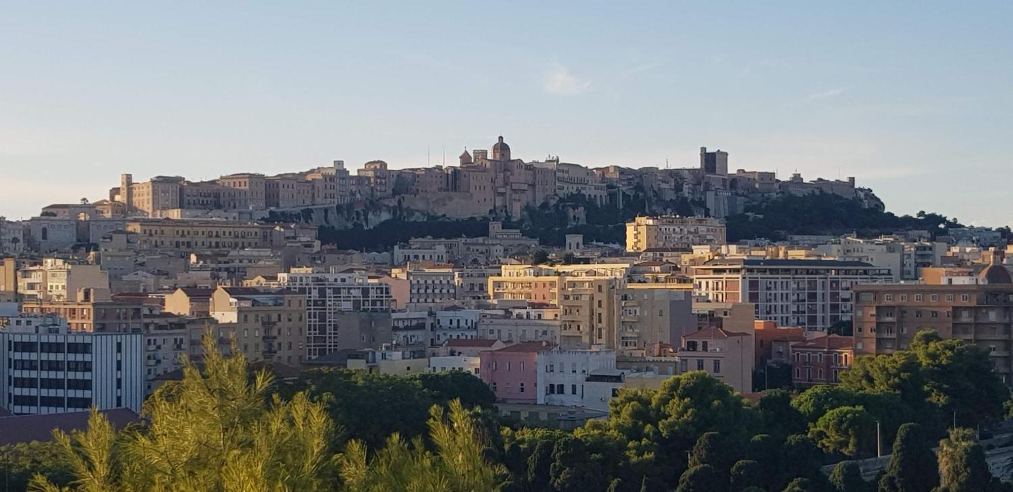 Lilyum Lägenhet Cagliari Exteriör bild